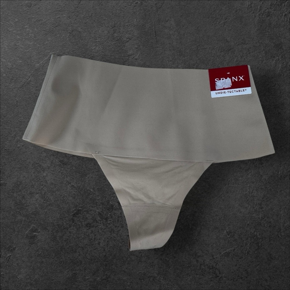 New SPANX Undie-tectable Thong Panties Soft Nude Women's Size Small